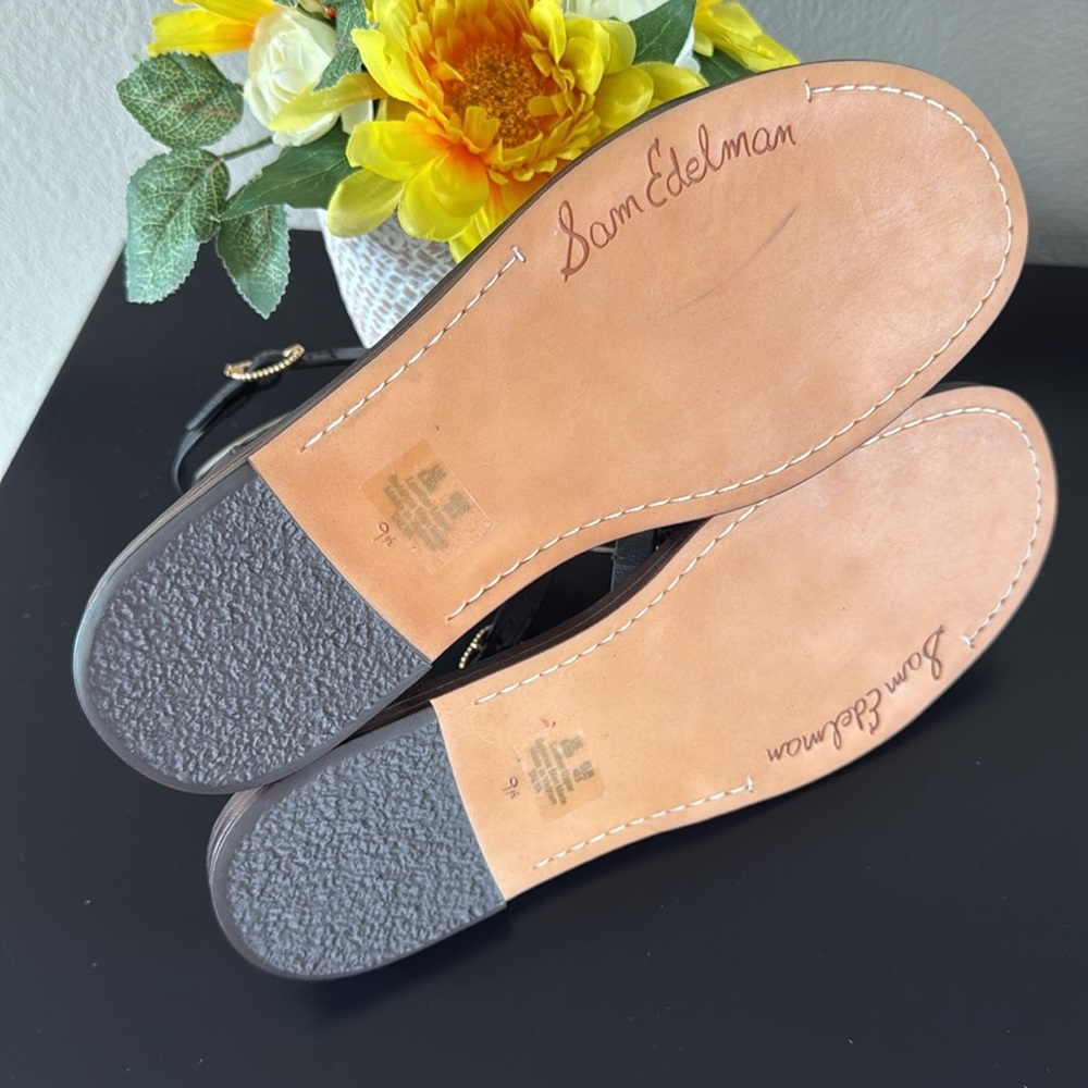 Elegant Black Strappy Sandals - Picture 9 of 10
